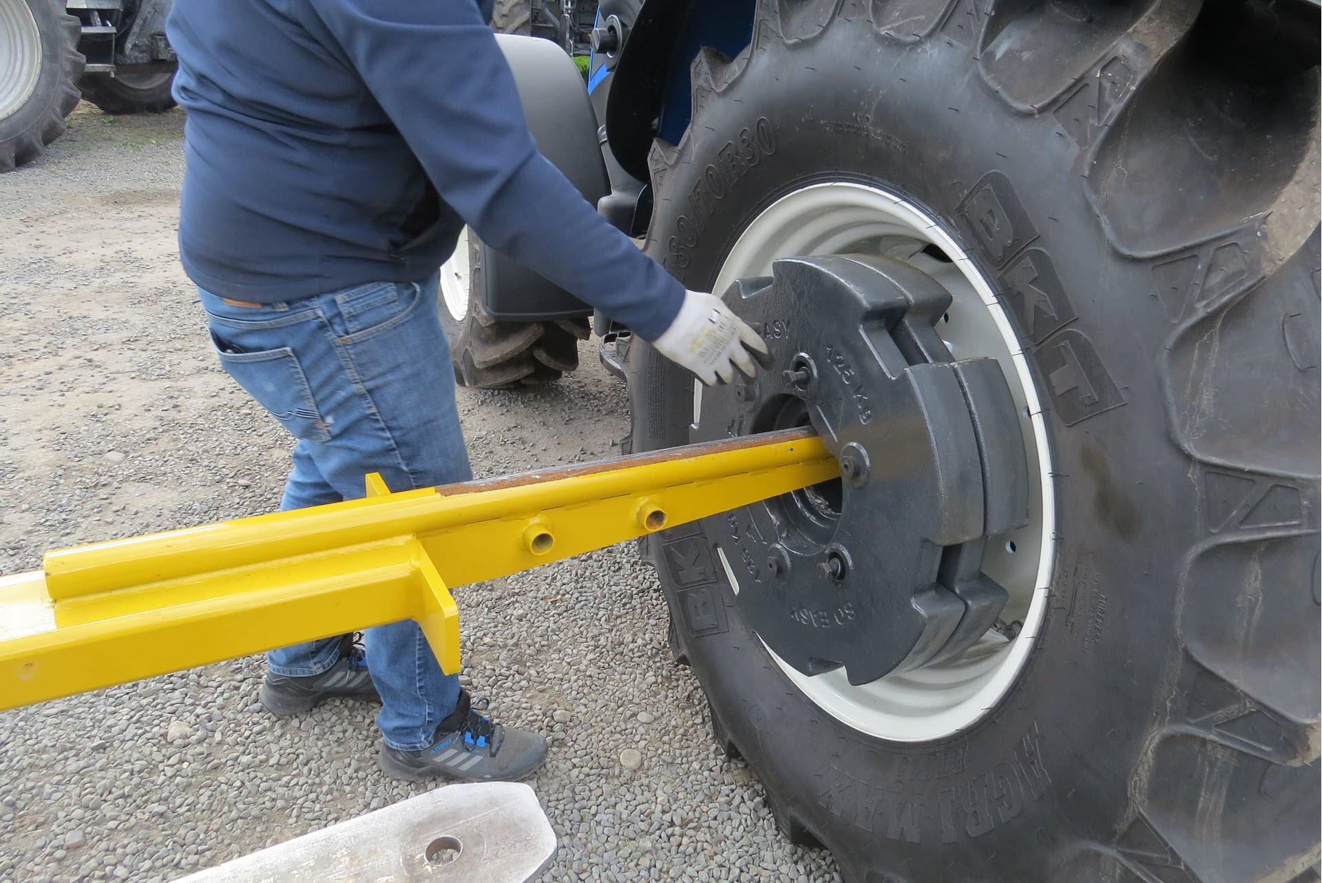 So-Easy-Wheel-Weights-125kg-Assembly