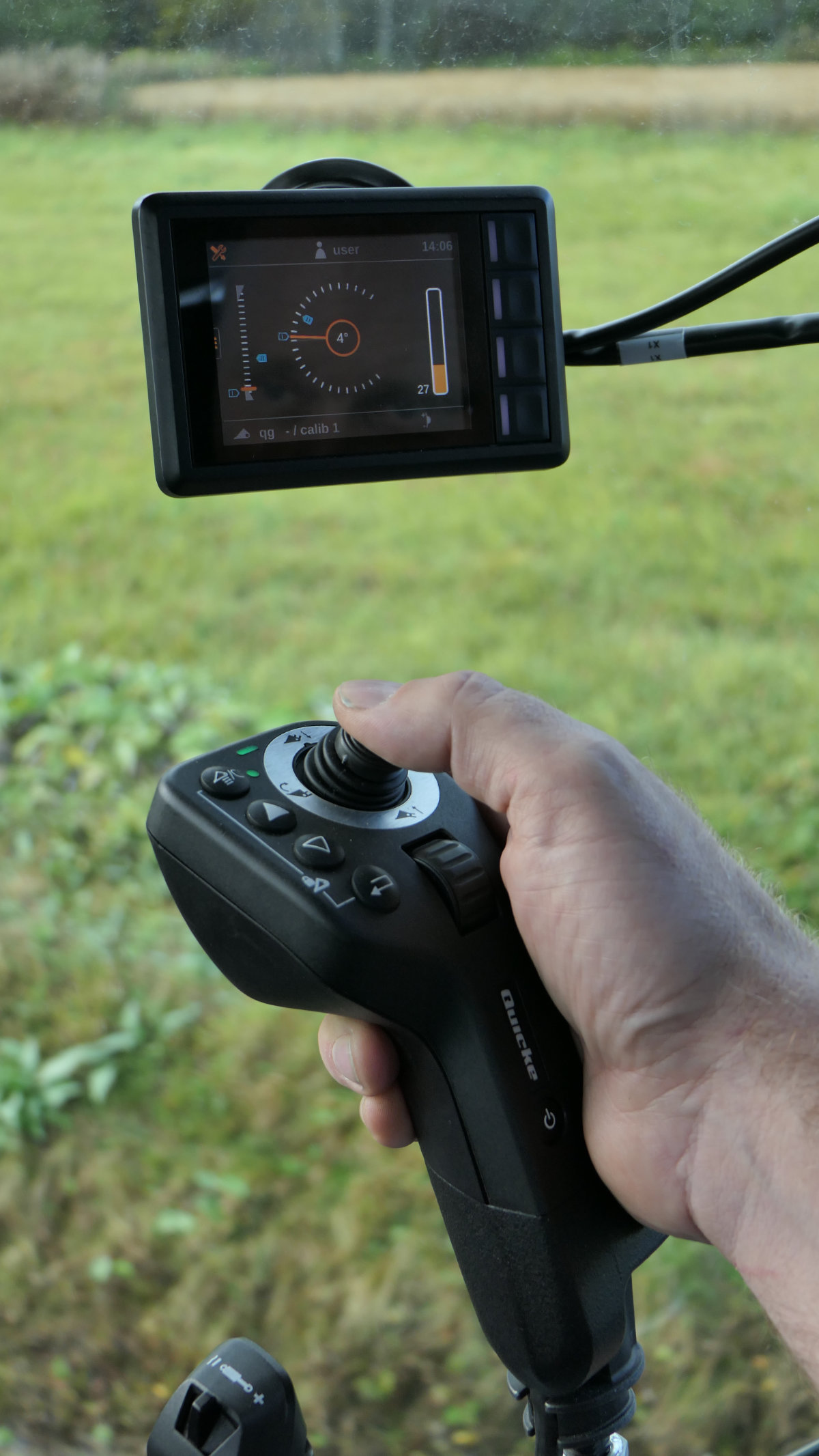 Q-companion and QE-command